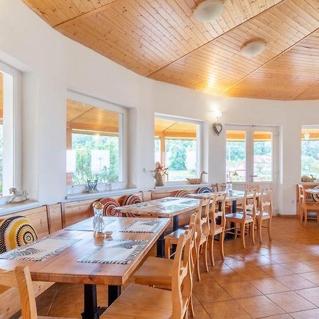 Farma Slunecny Dvur Apartmany A Family Stany Strecha Pod Strechou Hermanuv Mestec Kültér fotó