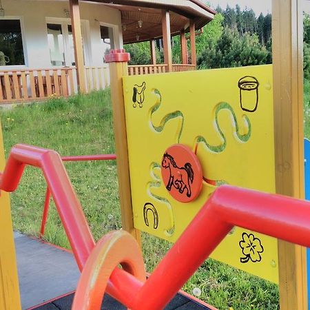 Farma Slunecny Dvur Apartmany A Family Stany Strecha Pod Strechou Hermanuv Mestec Kültér fotó
