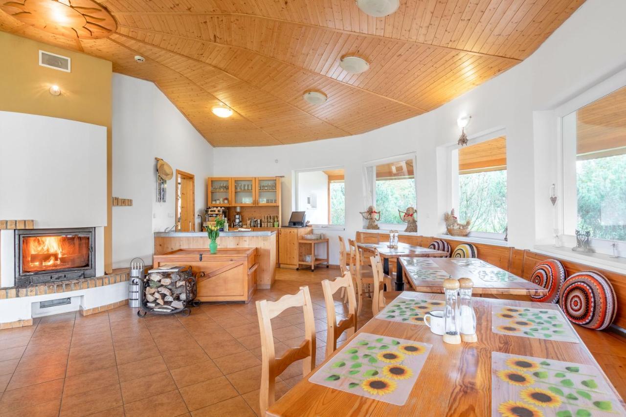 Farma Slunecny Dvur Apartmany A Family Stany Strecha Pod Strechou Hermanuv Mestec Kültér fotó