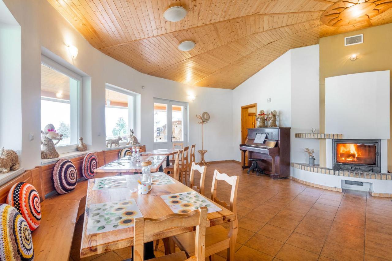 Farma Slunecny Dvur Apartmany A Family Stany Strecha Pod Strechou Hermanuv Mestec Kültér fotó